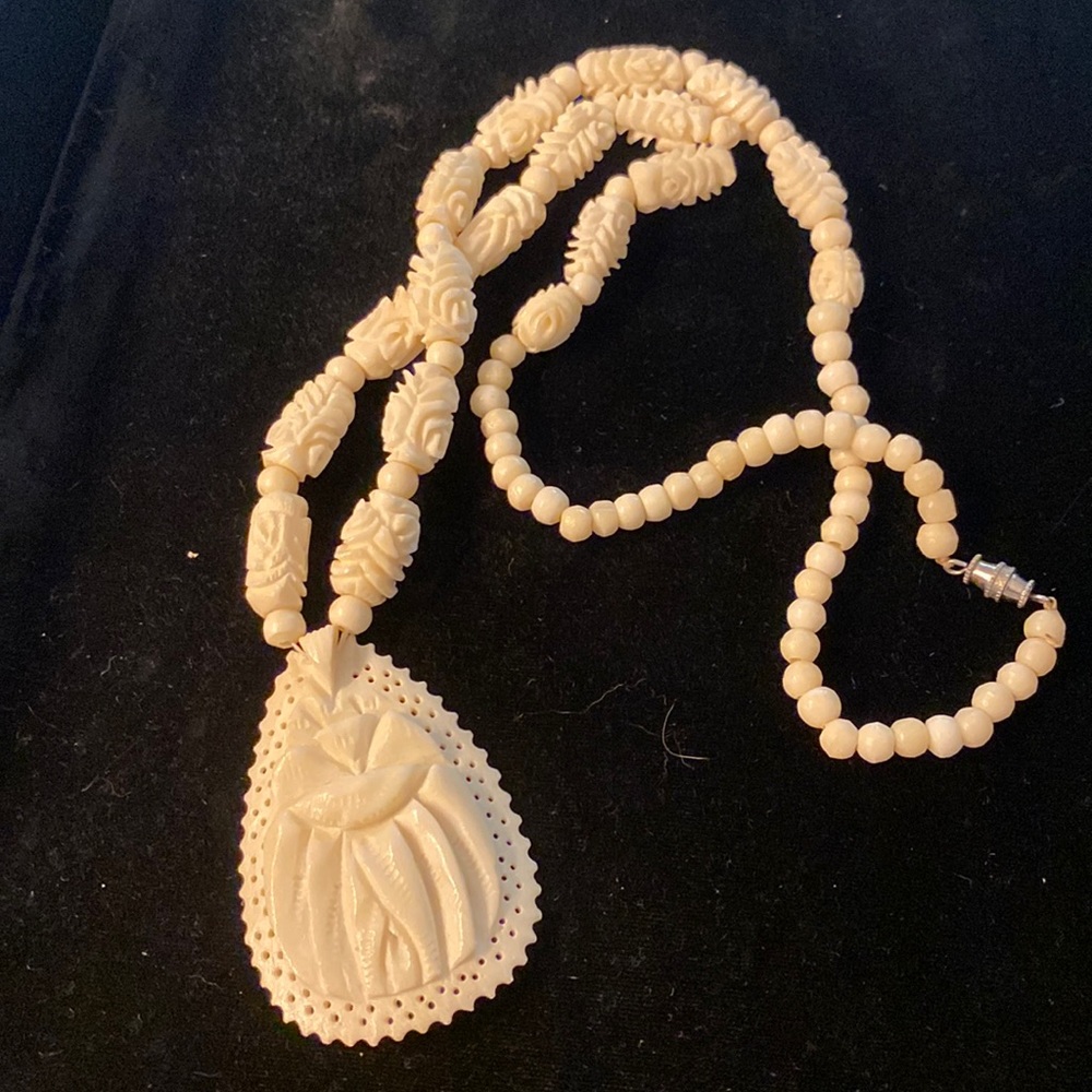 FAUX IVORY NECKLACE